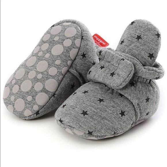𝅺Babies non skid soft booties, grey star - Picture 1 of 4